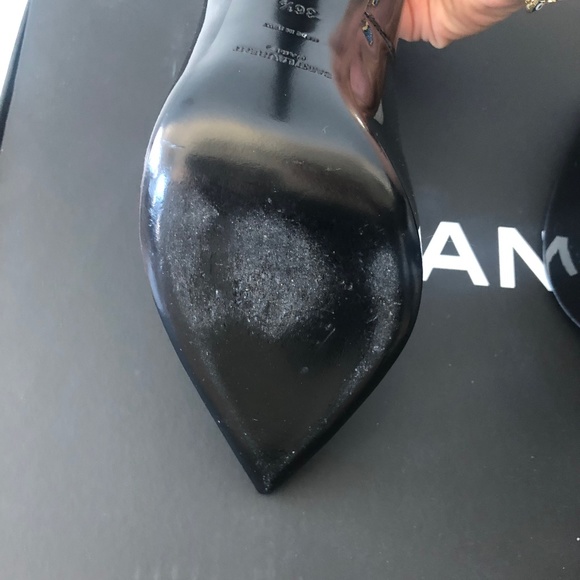 Saint Laurent Patent Leather Pumps - Picture 2 of 4